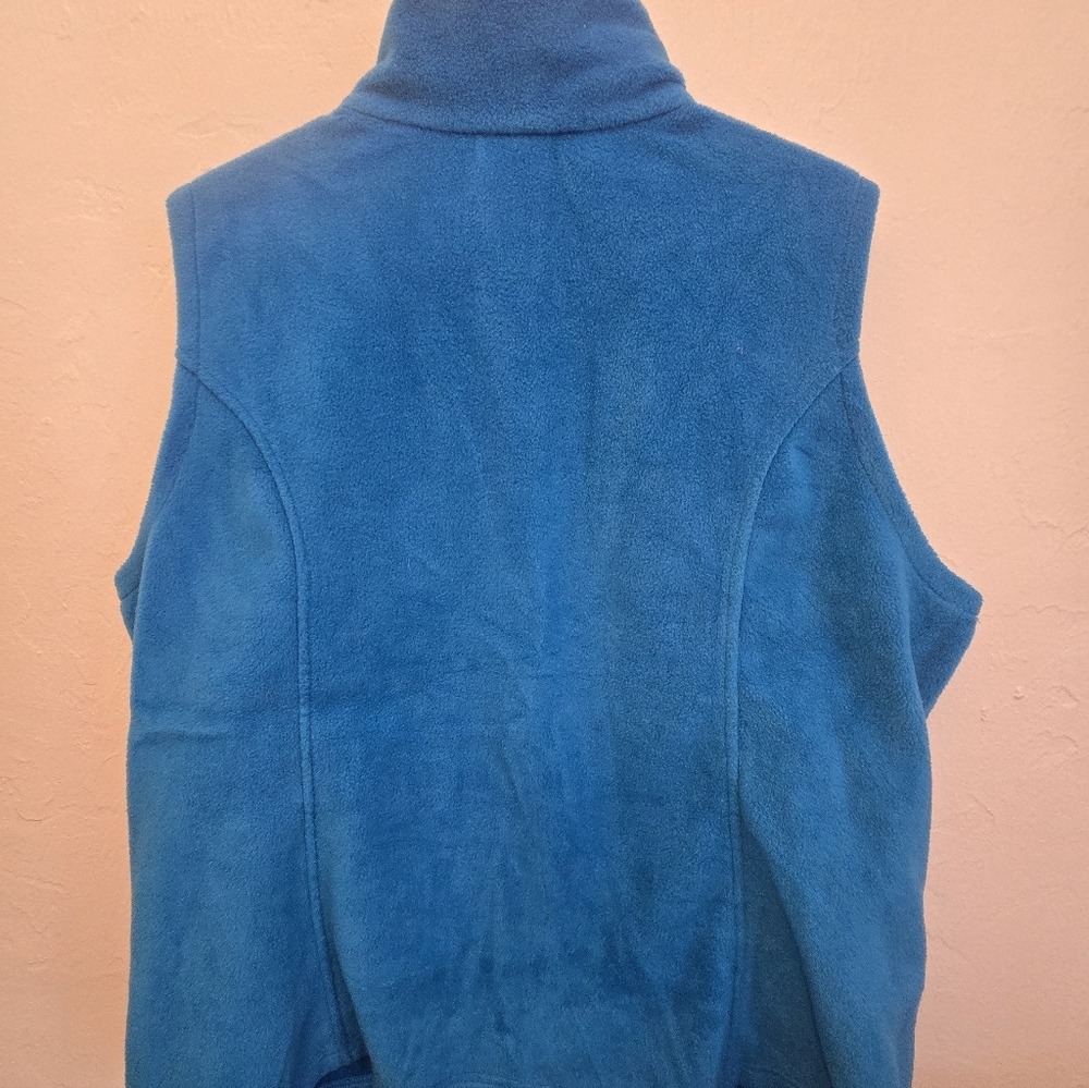 Columbia Turquoise Fleece Vest - NWOT - Picture 3 of 3